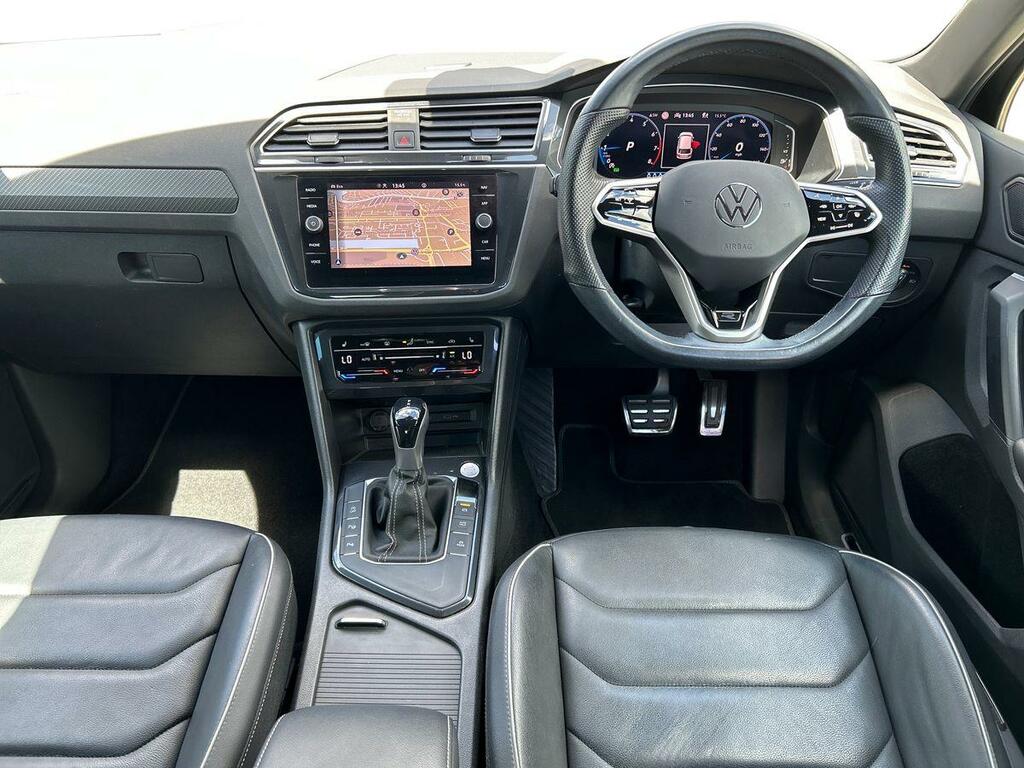 Volkswagen Tiguan Active White #9