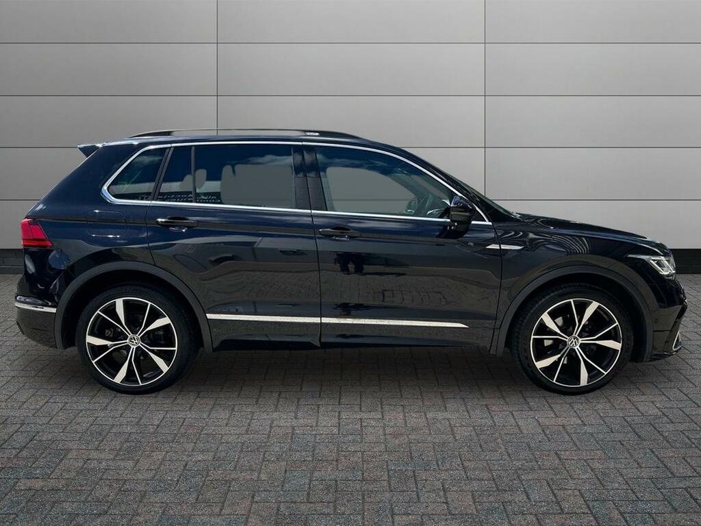 Volkswagen Tiguan Active White #5