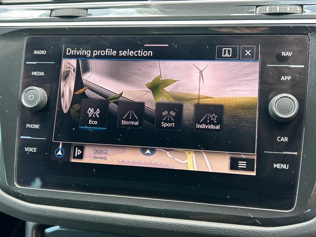 Volkswagen Tiguan Active White #23
