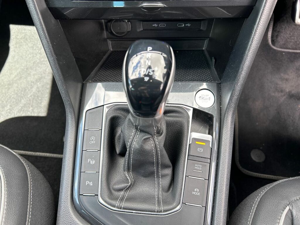 Volkswagen Tiguan Active White #13