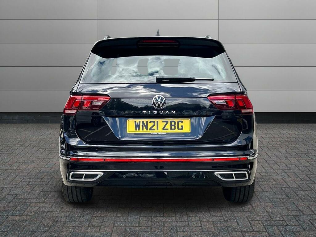 Volkswagen Tiguan Active White #6