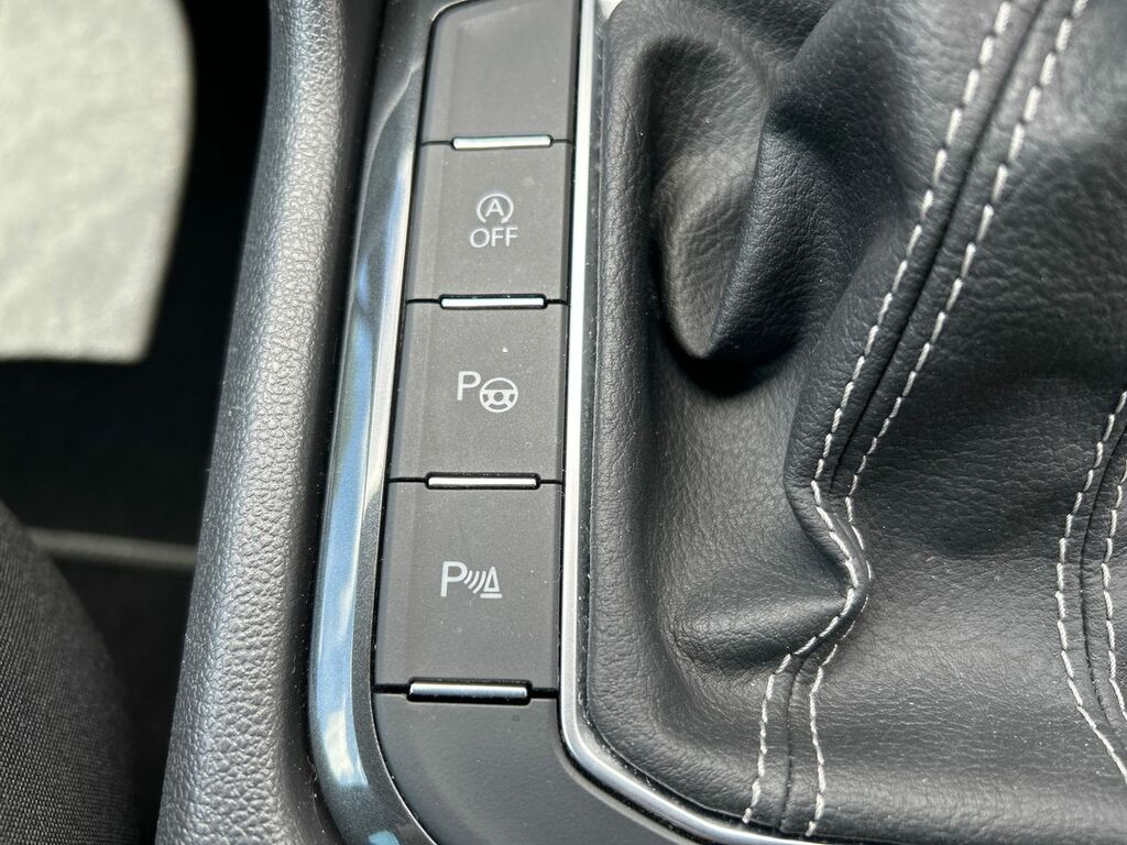 Volkswagen Tiguan Active White #22
