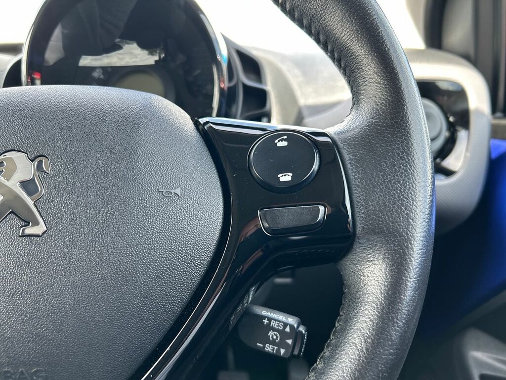Peugeot 108 108 Active Red #16