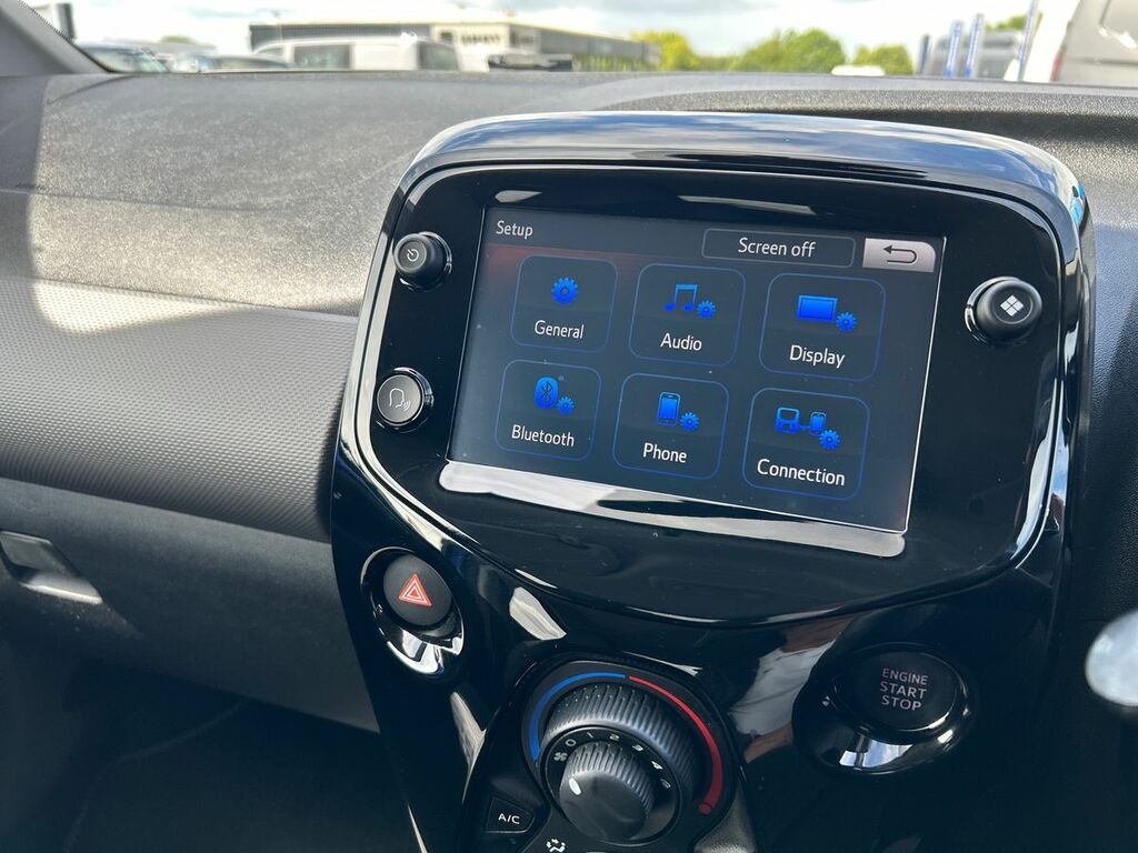 Peugeot 108 108 Active Red #10