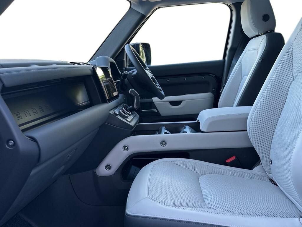 Land Rover Defender 110 3.0 D250 X-dynamic Se Black #3