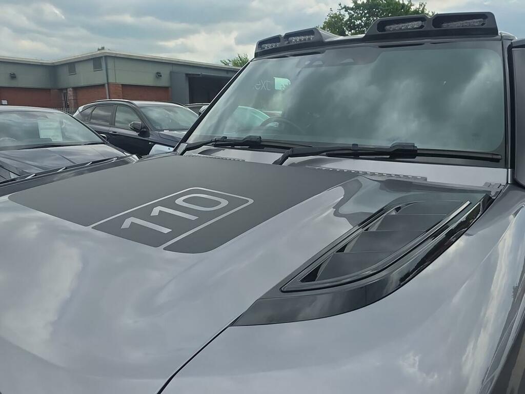 Land Rover Defender 110 X-dynamic S Brown #25