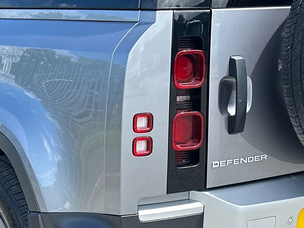 Land Rover Defender 90 X-dynamic Se Black #19