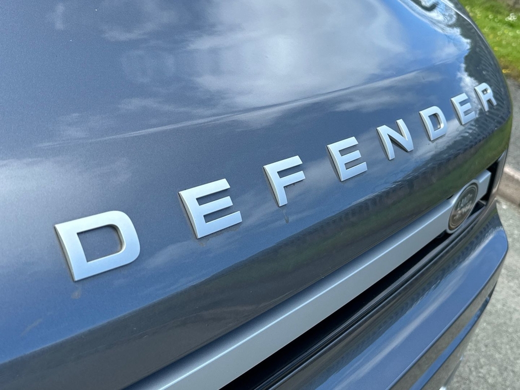 Land Rover Defender 90 X-dynamic Se Black #31