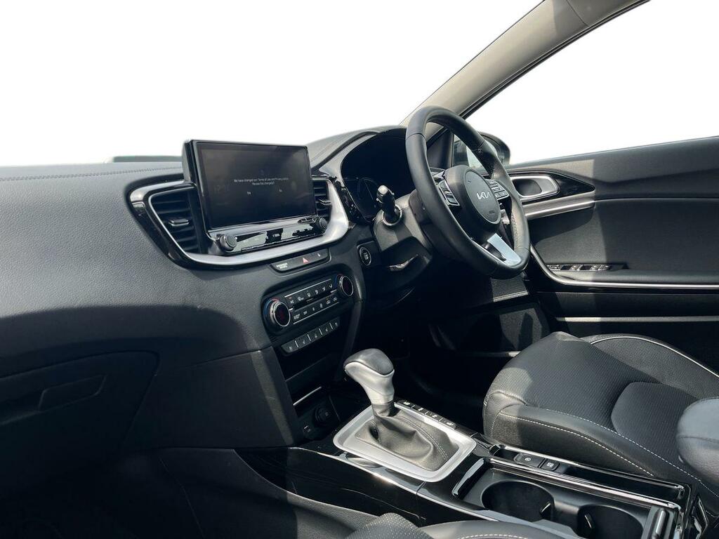 Kia Xceed 1.6 Gdi 8.9Kwh 4 Suv Plug-in Hybrid Dct Grey #3