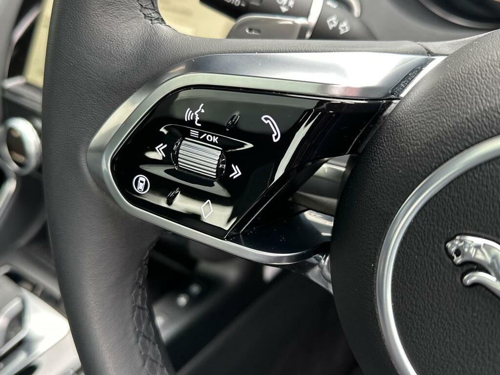 Jaguar E-Pace 2.0 D200 R-dynamic Se Black Grey #32