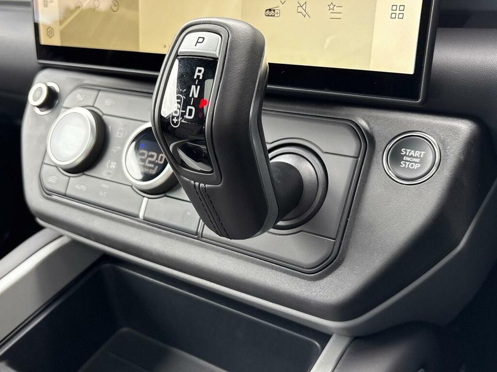 Land Rover Defender 130 3.0 D350 130 X-dynamic Hse Green #12