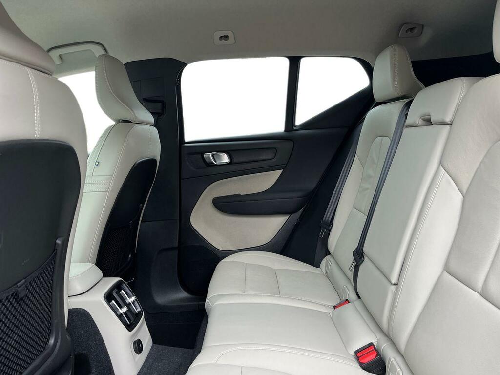 Volvo XC40 1.5H T4 Recharge 10.7Kwh Inscription Suv Petro Black #4