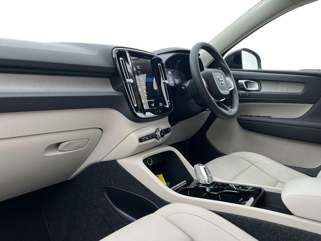Volvo XC40 1.5H T4 Recharge 10.7Kwh Inscription Suv Petro Black #3