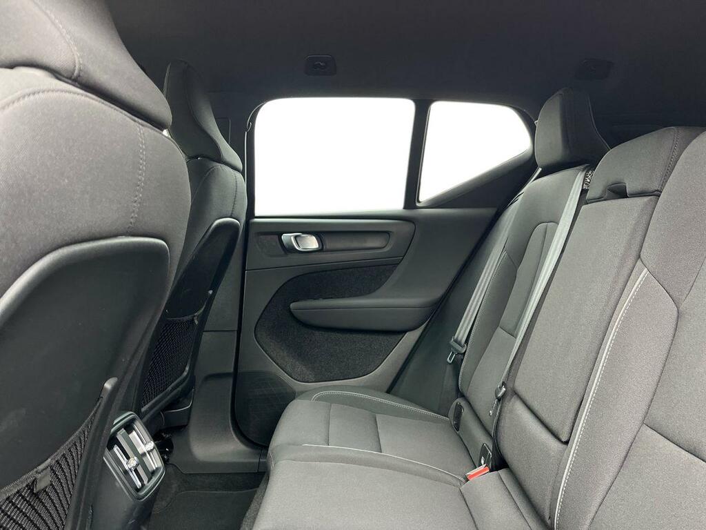 Volvo XC40 Recharge 69Kwh Core Suv 231 Ps Black #4