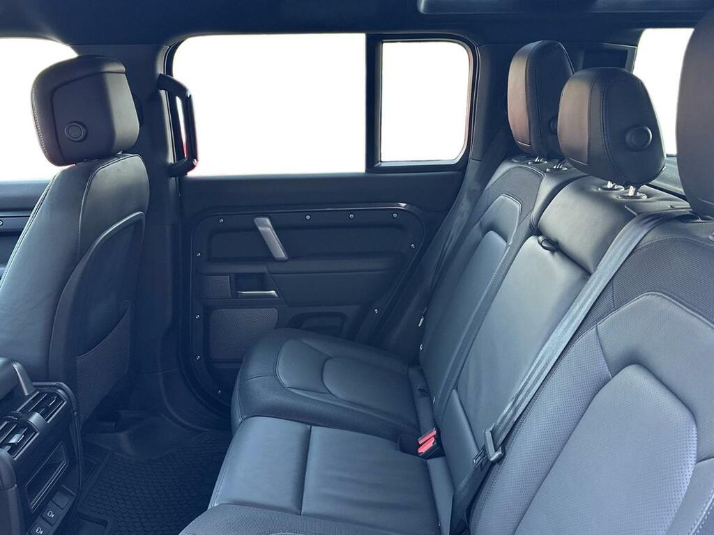 Land Rover Defender 110 3.0 D300 X-dynamic Hse Grey #4