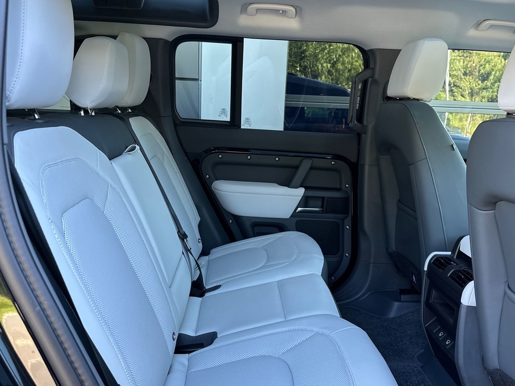 Land Rover Defender 110 X-dynamic Se Black #46
