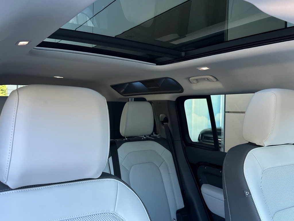 Land Rover Defender 110 X-dynamic Se Black #48