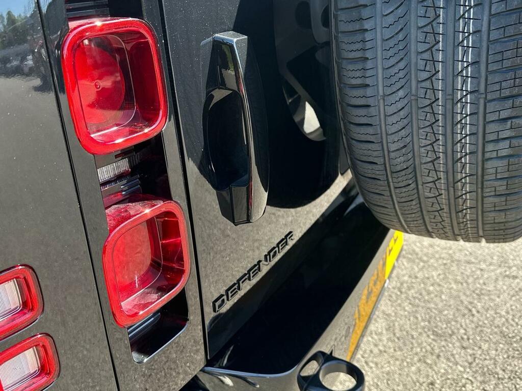 Land Rover Defender 110 X-dynamic Se Black #26