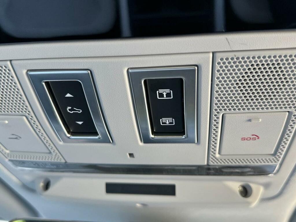 Land Rover Defender 110 X-dynamic Se Black #23