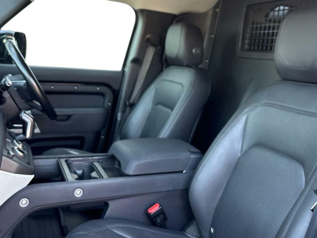 Land Rover Defender 3.0 D250 Hard Top Se Black #4