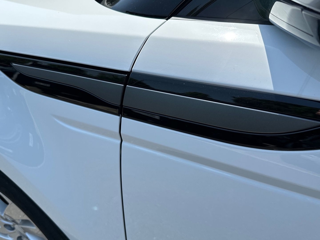 Land Rover Range Rover Evoque 1.5 P270e Revised Black #28