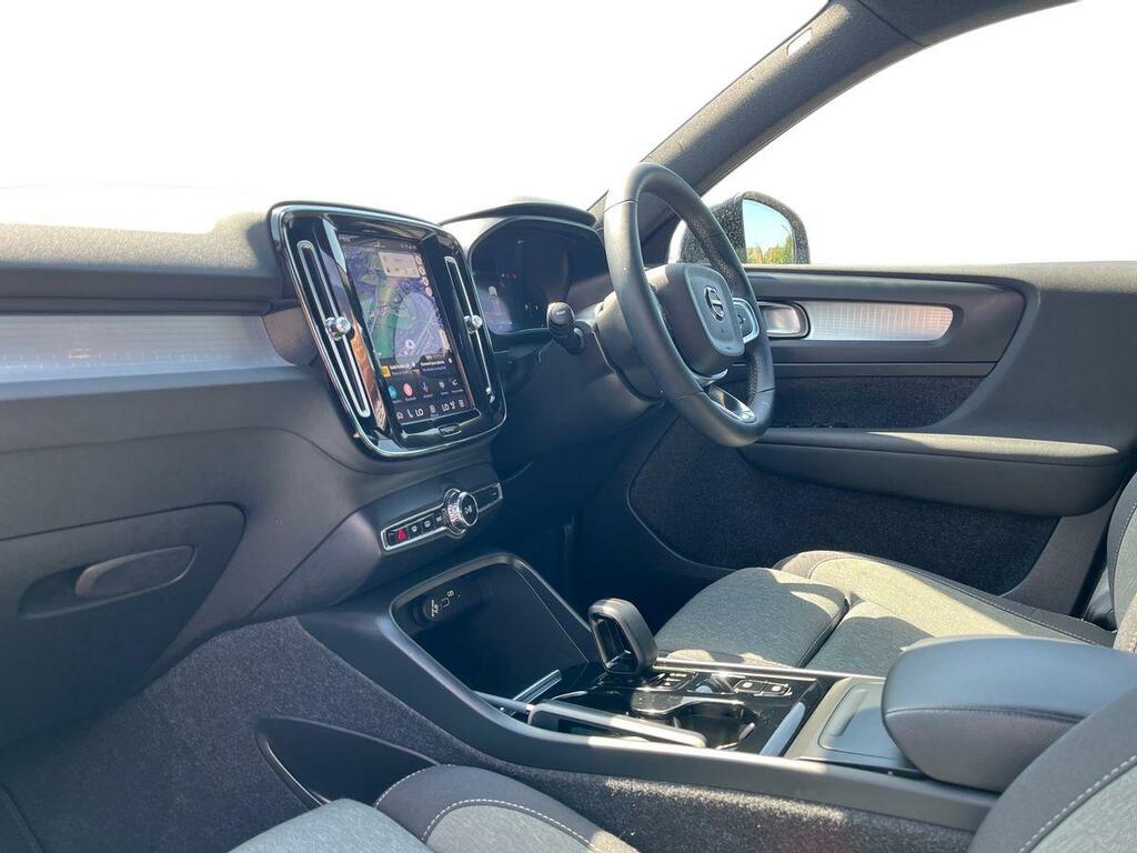 Volvo XC40 2.0 B3 Mhev Plus Dark Suv Hybrid Dct Au Black #3