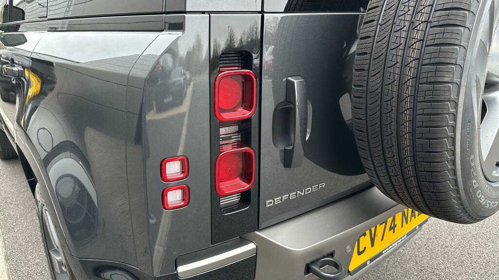 Land Rover Defender 3L X-dynamic Hse Black #19