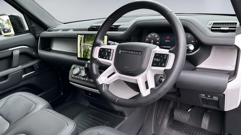 Land Rover Defender 3L X-dynamic Hse Black #9