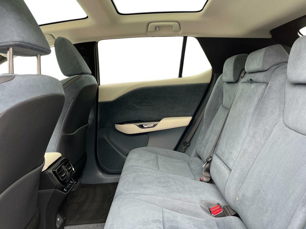 Lexus RZ 450E 71.4Kwh Takumi Suv Direct4 White #4