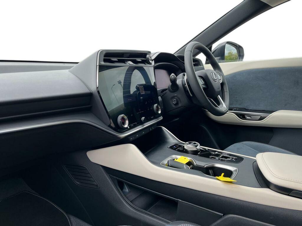 Lexus RZ 450E 71.4Kwh Takumi Suv Direct4 White #3