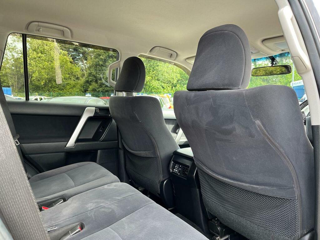 Toyota Land Cruiser 2.8D Active Grey #33