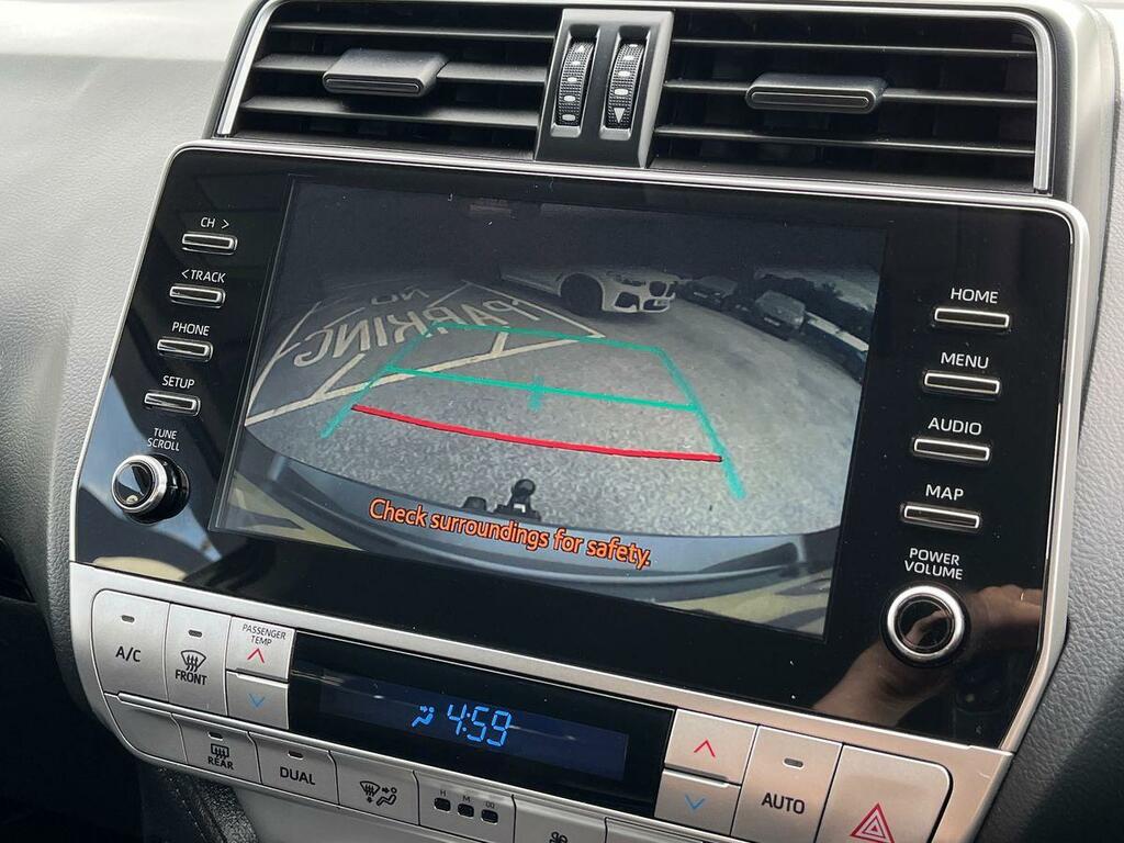 Toyota Land Cruiser 2.8D Active Grey #10