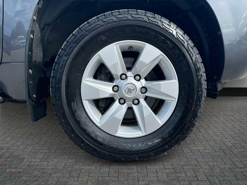 Toyota Land Cruiser 2.8D Active Grey #8