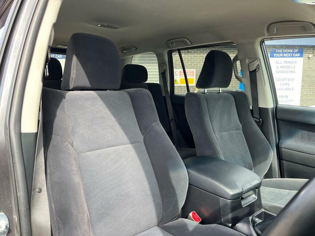 Toyota Land Cruiser 2.8D Active Grey #27