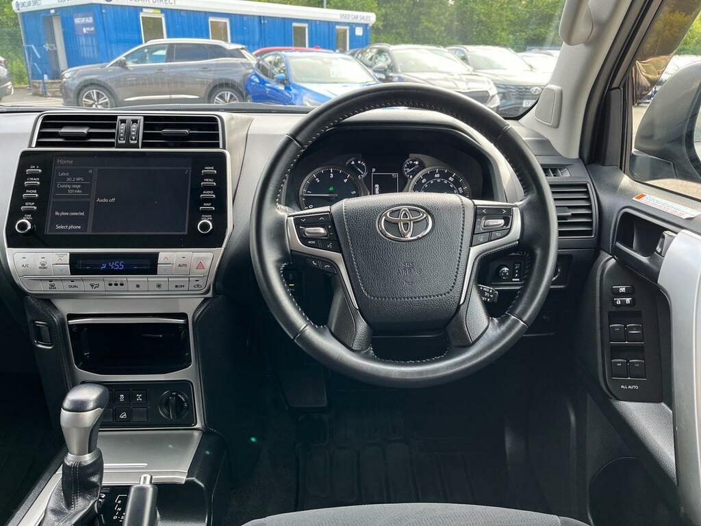 Toyota Land Cruiser 2.8D Active Grey #13