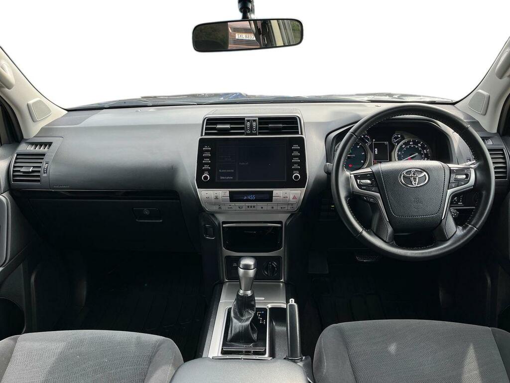 Toyota Land Cruiser 2.8D Active Grey #9