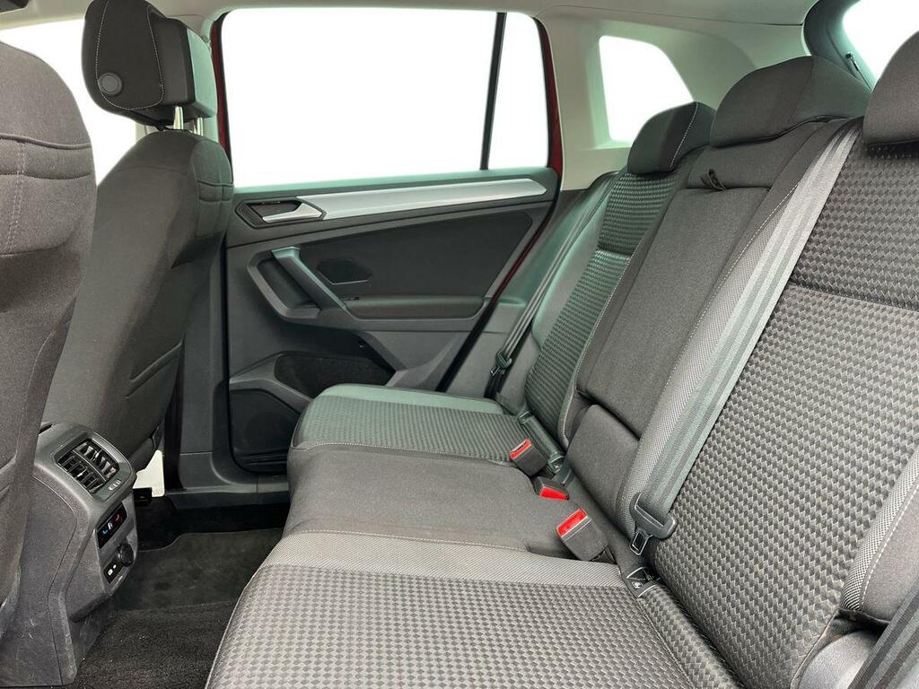 Volkswagen Tiguan 1.5 Tsi Active Suv Euro 6 Ss Red #4