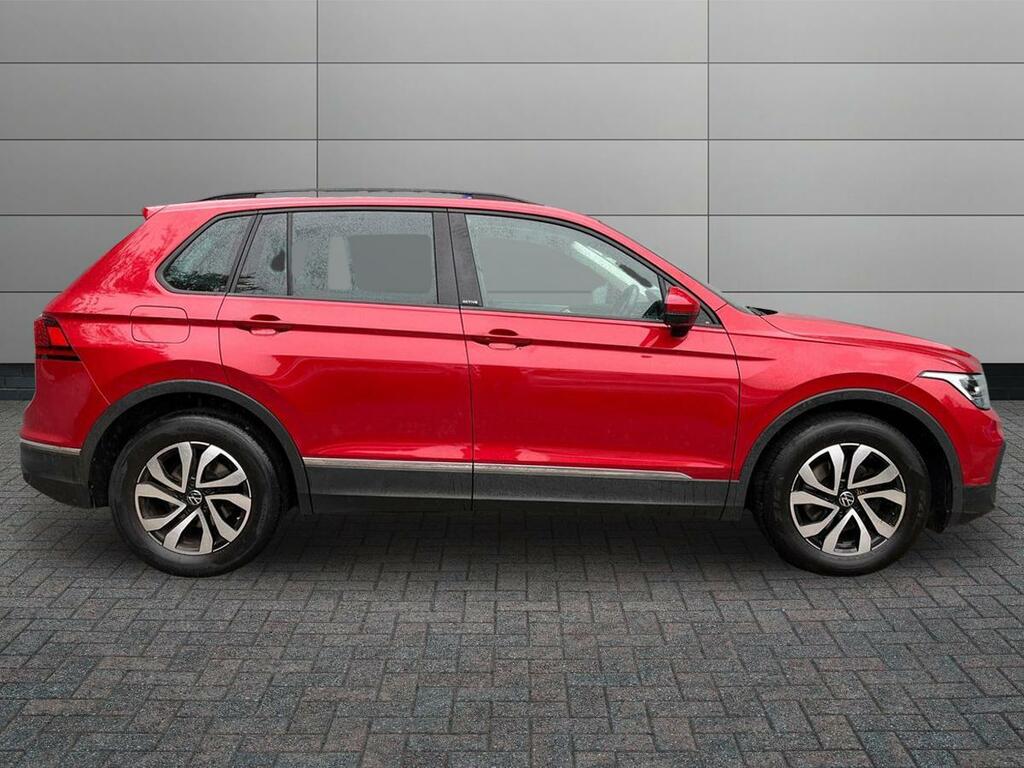 Volkswagen Tiguan 1.5 Tsi Active Suv Euro 6 Ss Red #5
