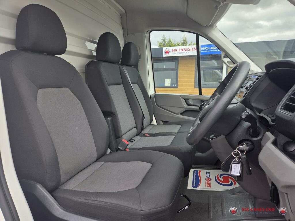 Volkswagen Crafter 2.0 Tdi Cr35 Startline Luton Lwb DG70YYR White #2