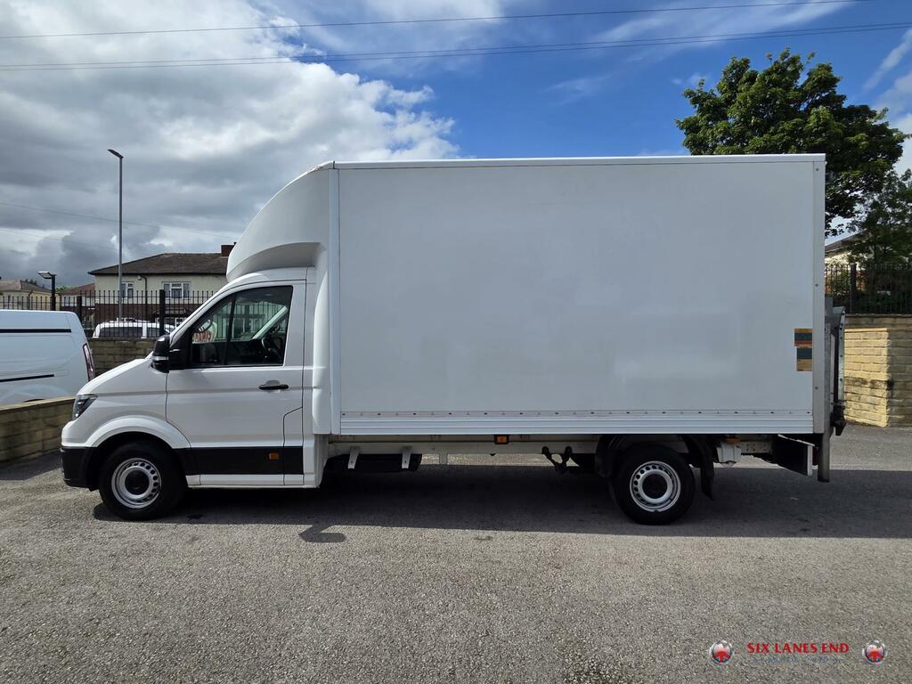 Volkswagen Crafter 2.0 Tdi Cr35 Startline Luton Lwb DG70YYR White #3