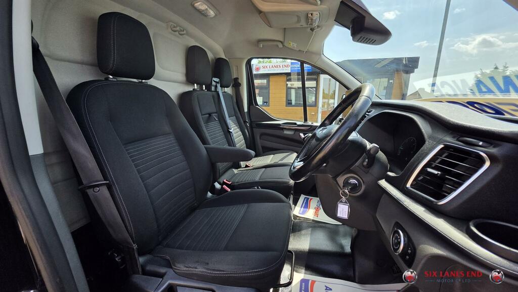 Ford Transit Custom Limited Black