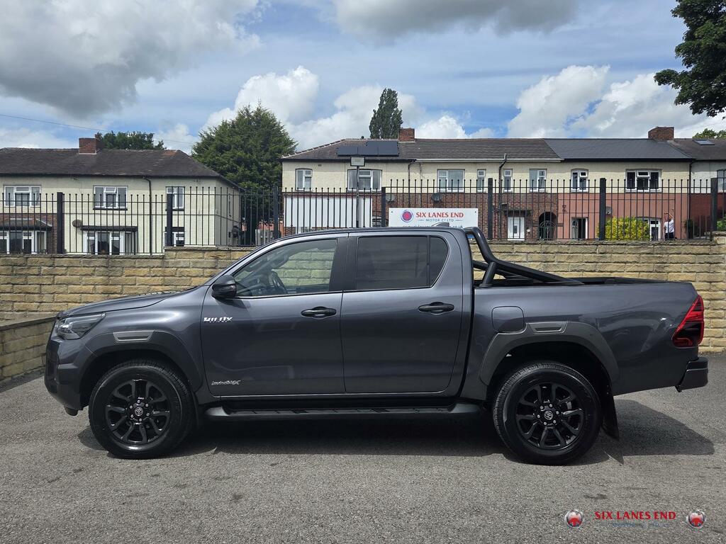 Toyota HILUX Invincible X Grey #3