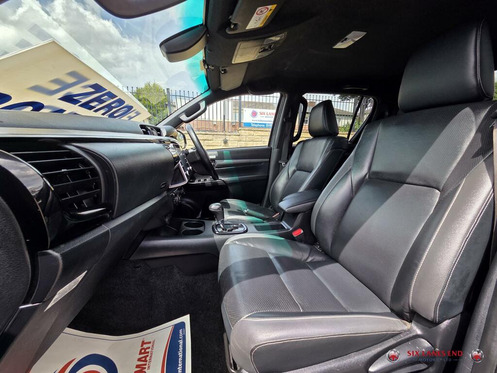 Toyota HILUX Invincible X Grey #6