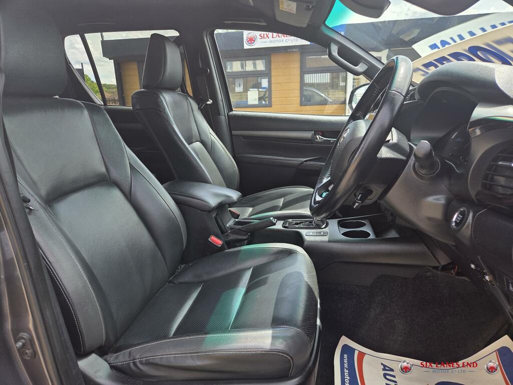 Toyota HILUX Invincible X Grey #2