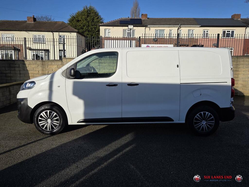 Vauxhall Vivaro Edition White #5
