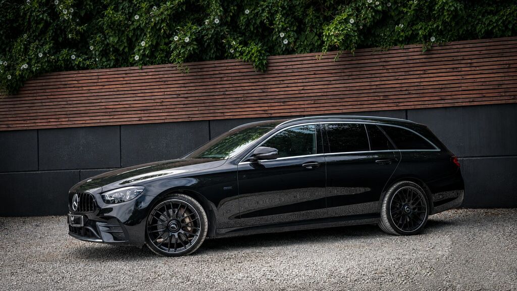 Mercedes-Benz E Class 2020 2.0 E300de 13.5Kwh Amg Line Estate Black #2