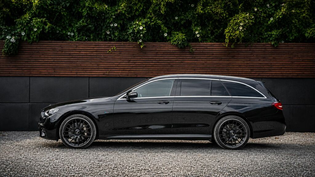 Mercedes-Benz E Class 2020 2.0 E300de 13.5Kwh Amg Line Estate Black #5