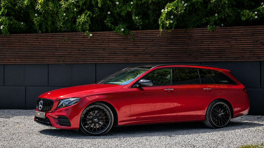 Mercedes-Benz E Class 2020 2.0 E220d Amg Line Night Edition Premium Plu KR20WNJ Red #2