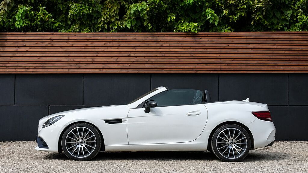 Mercedes-Benz SLC 2018 2.0 Slc200 Gpf Amg Line Convertible Petro White #5