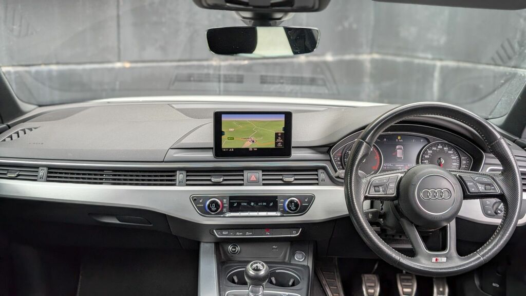 Audi A4 Avant 2019 2.0 Tfsi 35 S Line Estate E White